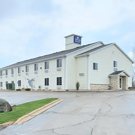 Cobblestone Inn & Suites - Clintonville