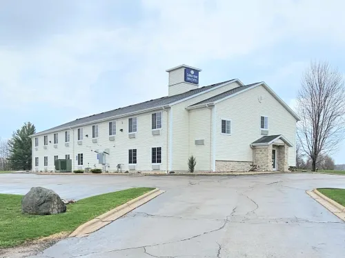 Cobblestone Inn & Suites - Clintonville Hotels in Waupaca County
