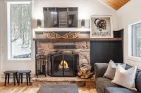 2 Bdrm w/Loft Walk to Ski Run Hot Tub Fireplace