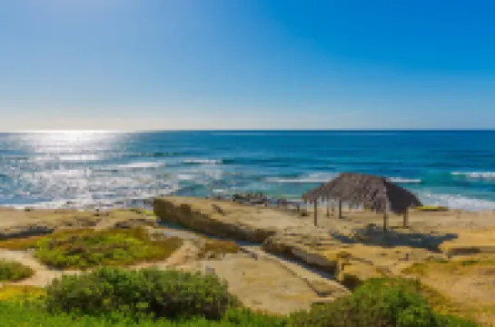 Private Entrance and Back Patio Retreat - Charming Beach Cottage