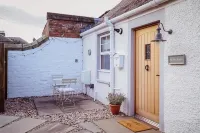 At The River - A Fairytale Cottage by the Beach