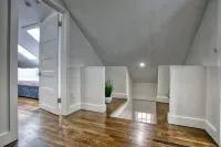 Ideal for Groups with Kitchen and Parking - Spacious Comfortable Haven Hotels in Brookhaven