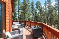 Mountain Chic Lodge - High Alpine Views & Hot Tub Hotel di Park County