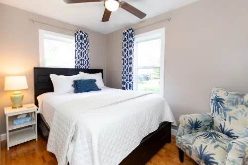 Cottage Near Cedar Point Hotels in Huron