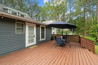 Slice of Southern Heaven! Charming 3-bedroom 2.5 bath Cottage - Downtown SoPines Southern Pines Escape 주변 호텔