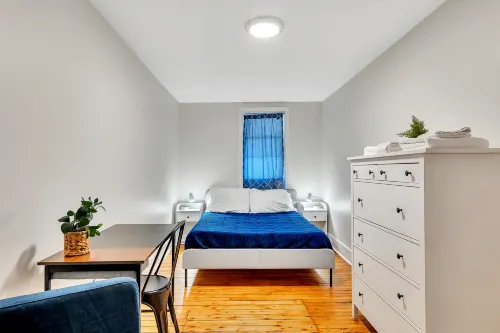 Cozy Atmosphere and Dedicated Workspace - Inviting Urban Retreat Các khách sạn ở Troy
