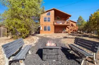Spacious Modern Home with Fenced Backyard - Inviting Family Retreat Hotels in Heber
