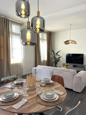 City Home - Top location - 2 rooms - 80sqm - Smart TV - WIFI - Balcony