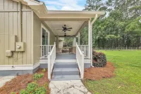 Blueberry Bungalow - Charming 3 bedroom house in peaceful Richmond Hill.