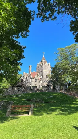 Chateau Country Inn and Captain's Cottage