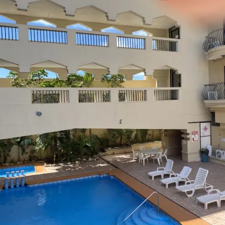 Grand Royal Tampico