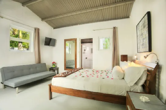 Esprit Libre Restaurant and Guest House Отели рядом с достопримечательностью «Тру-Окс-Биш»