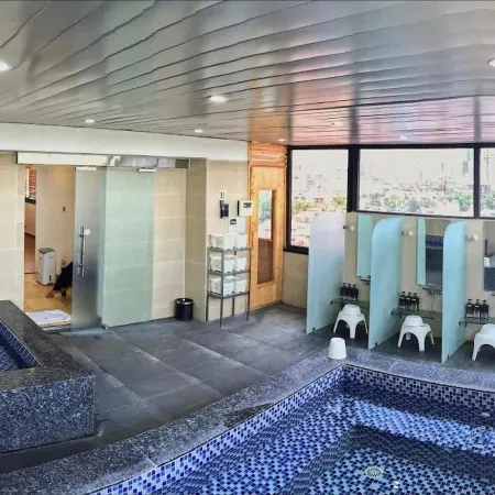 Sakura Hotel 3 Отели рядом с достопримечательностью «Парк Thu Le»