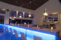 Paradise Island Villas - bar