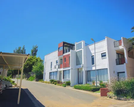 ザ アドボケート スイーツ マセルのホテル