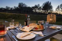 Zenao Appart'hôtels Villeneuve-lès-Avignon Hotels in Sauveterre