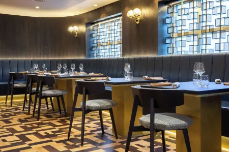 Park Inn by Radisson Antwerpen City Centre Отели рядом с достопримечательностью «Зоопарк Антверпена»