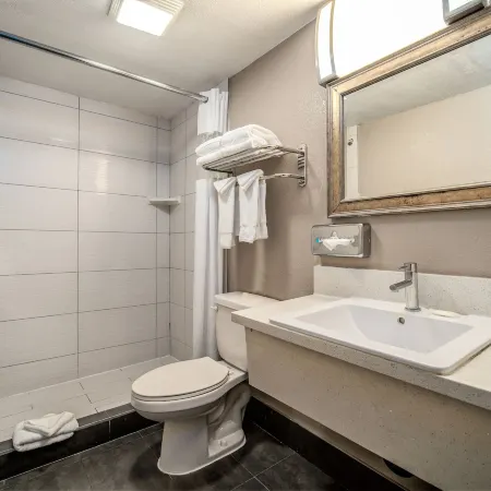 Suites Lawndale, CA – South Bay