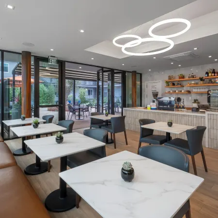 The Olivia Hotel Отели рядом с достопримечательностью «Сенчури-Сити»