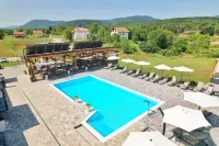 16 Lakes Guesthouse Hotels in Грабоваць