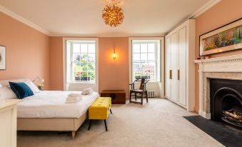 Grand Georgian Townhouse with Garden