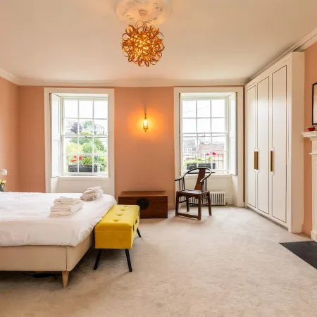 Grand Georgian Townhouse with Garden