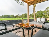 Chalet in Dutch Park with Garden and Terrace Hotel a Hoogersmilde