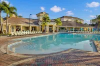 Lrg Condo w Scenic Patio Views - Next to Occc - Homestays