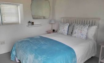 5 Bedroomed Fisherman's Cottage in Struis Bay