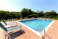 Hampton Inn Bar Harbor - Pools