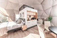 Athena Geodome Fredericksburg Hotel di County Gillespie
