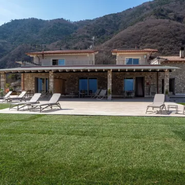 Oasi Da Vinci Lake Garda View Apartments