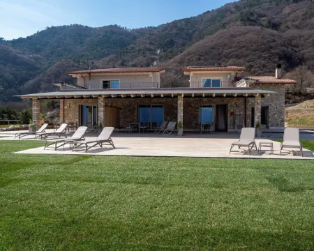 Oasi Da Vinci Lake Garda View Apartments ティニャーレのホテル