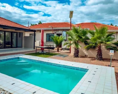 Cycad Palm Guest House Hotéis em Palapye