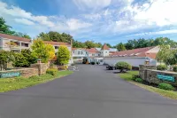 Meadowmere Resort
