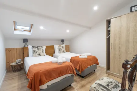 Guesthouse Coimbra City Отели рядом с достопримечательностью «Baroque Library - University of Coimbra»