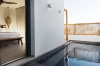 Phos Milos - Hot Tub