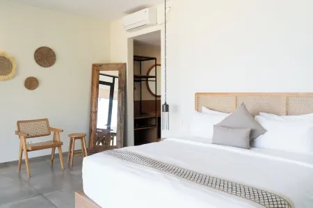 Green Hill Mountain City View Villa 8 Bedrooms with a Private Heated Swimming Pool and a Movie Room Отели рядом с достопримечательностью «Wot Batu»