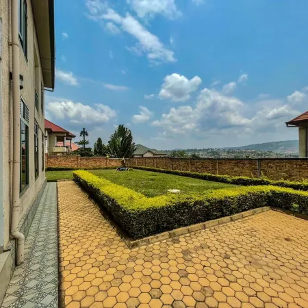 Captivating 7-Bed House in Kigali Rwanda