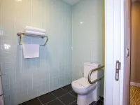 Ramada Encore by Wyndham Istanbul Kartal Hotels near Pendik Metro Station