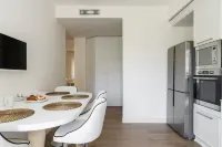 Pure White - by Myhomeincomo Hotels in Como