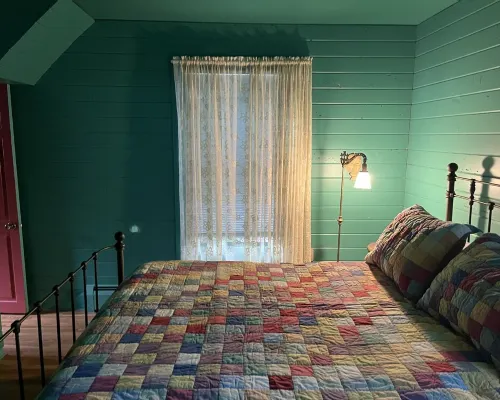 Cozy1890's Bungalow in Historic Georgetown. Ski Nearby. Hotels in Georgetown