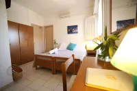 Sportur Club Hotel Các khách sạn gần Bagno Franco 220-221