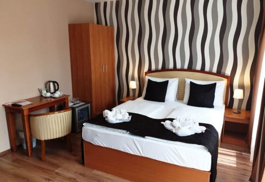 5. 식스 인 호텔..