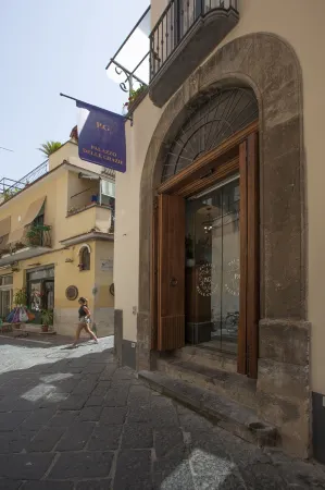 Palazzo Delle Grazie Отели рядом со станцией Сорренто
