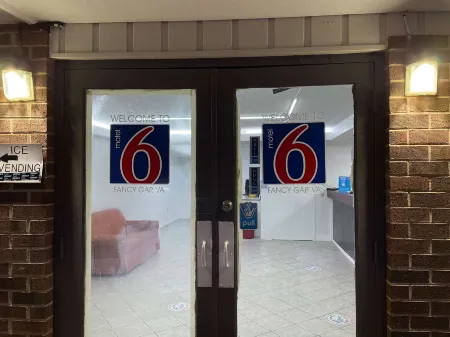 Motel 6 Fancy Gap, VA Отели в г. Фанси Гэп