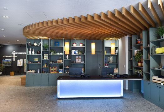 플랜 B 호텔 - 리빙 샤모니의 로비 및 바