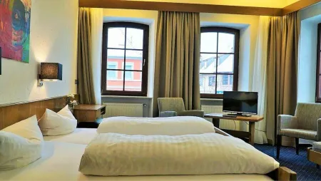 Hotel Zum Goldenen Ochsen Отели в г. Эденкобен