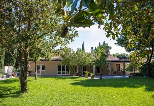 La Tenuta di Rocca Bruna Country Resort의 수영장 이미지