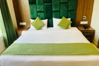 Hotel Global Inn - Few Steps Walk to Golden Temple - Pensions
